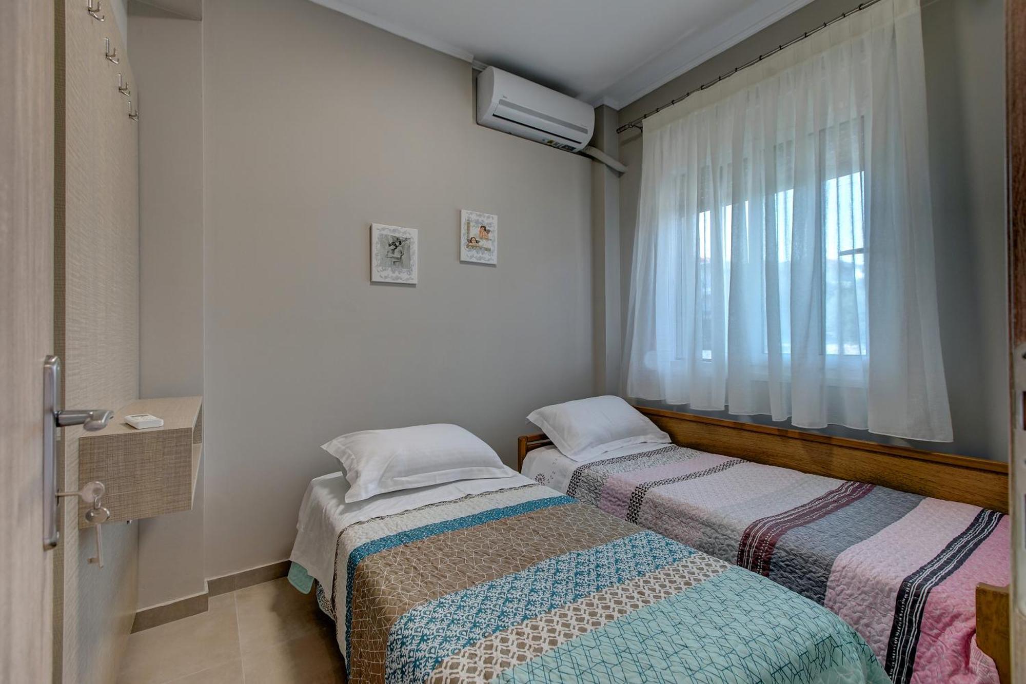 The House Of The Roses Apartment Gerakini Exterior photo